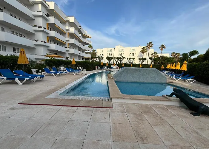 Apartamento Con Piscina Y Delante De La Playa