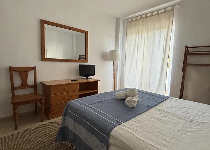 Con Piscina Y Delante De La Playa Santo Tomás